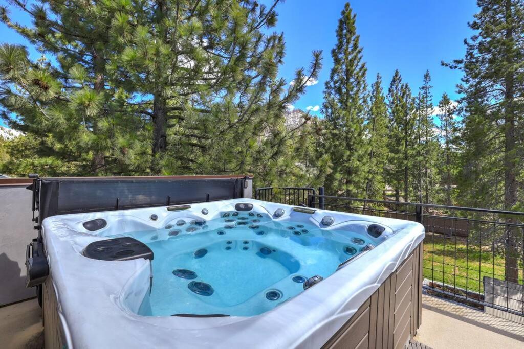 Navahoe Nest - Large Luxury Home w Hot Tub view 3