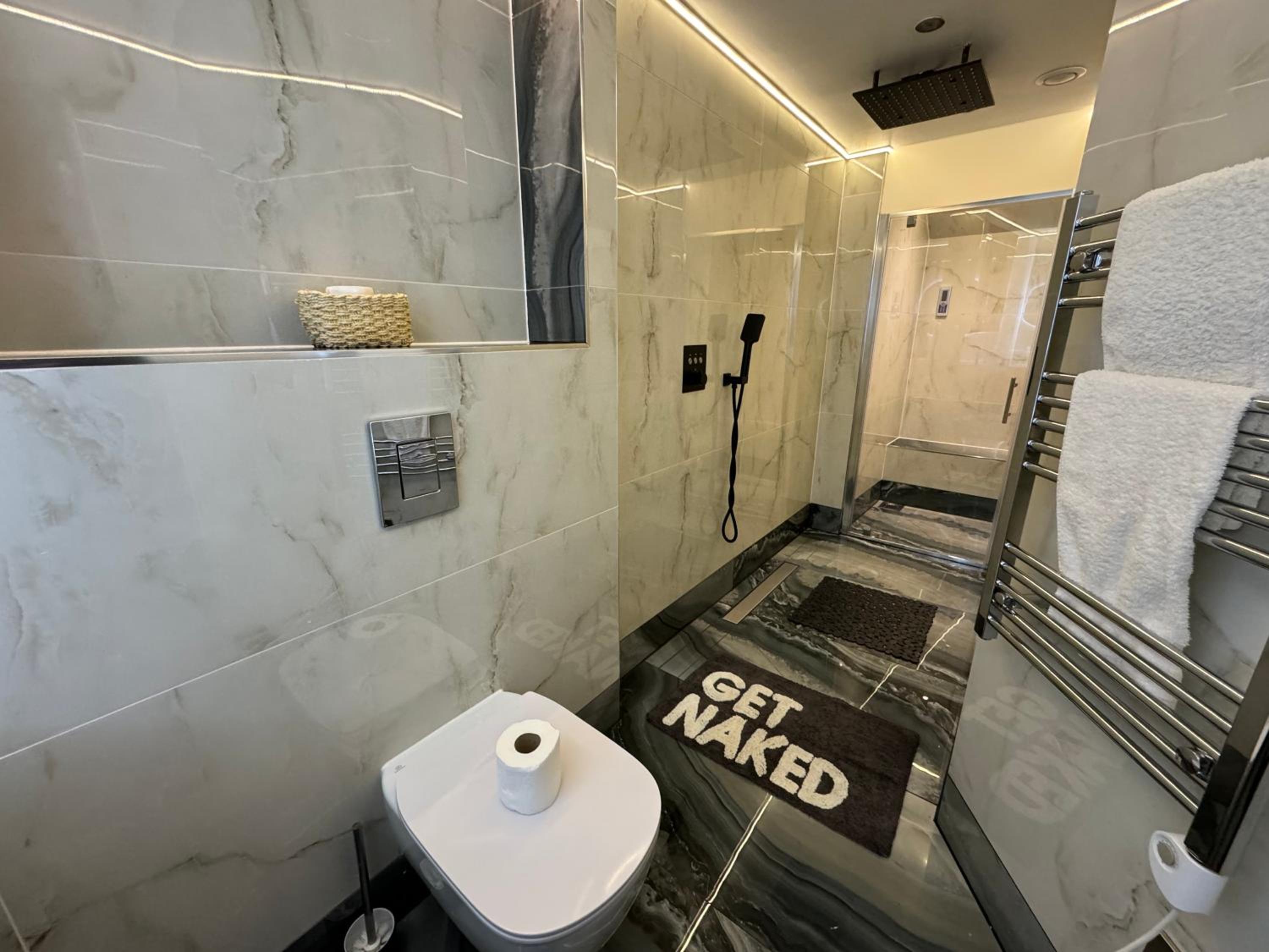 Stylish 2BR Apartment with Private Steam Room view 5
