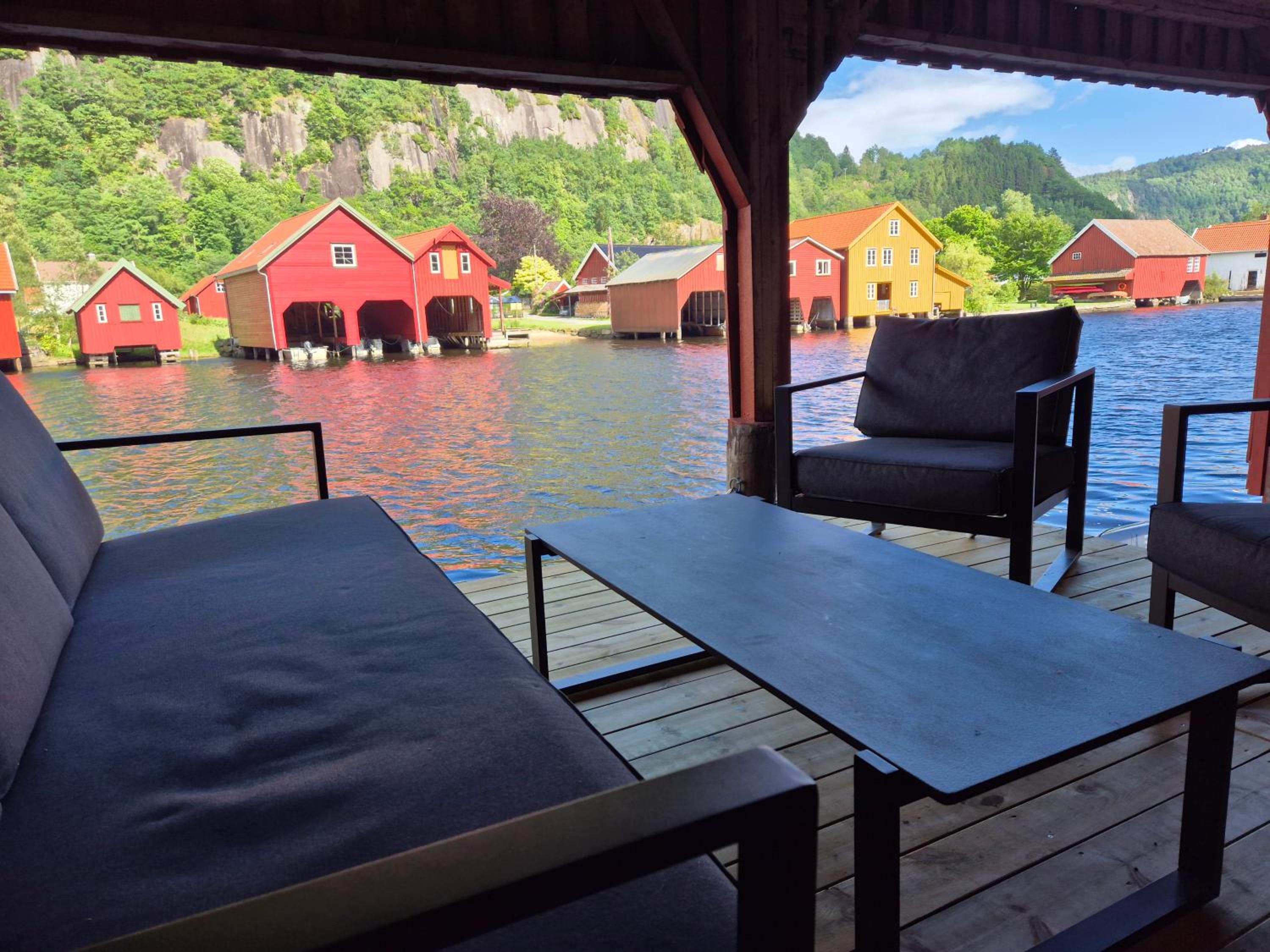 Stunning 3-Bedroom Apartment at Feda Waterfront view 4