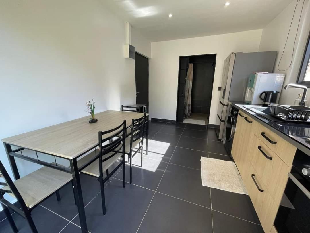 Logement indépendant proche toutes commodités view 4
