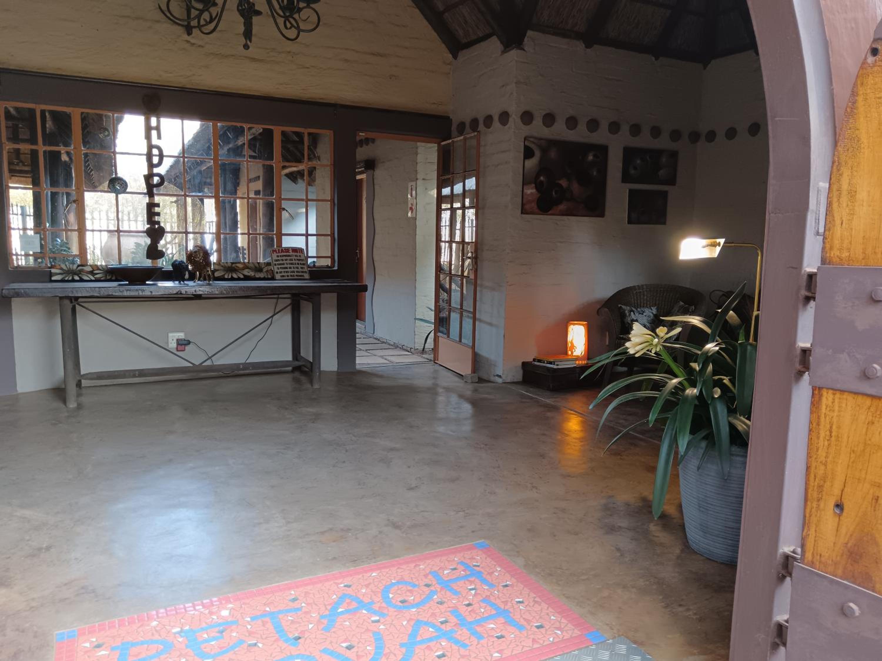 African Silhouette Guesthouse view 4