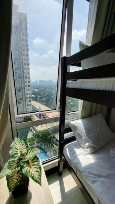 Spacious 2BR Condo San Lorenzo Place 4KM Airport view 3