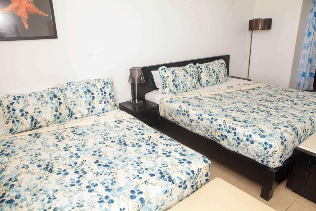 Close to Beach King Suite in Town Center view 2