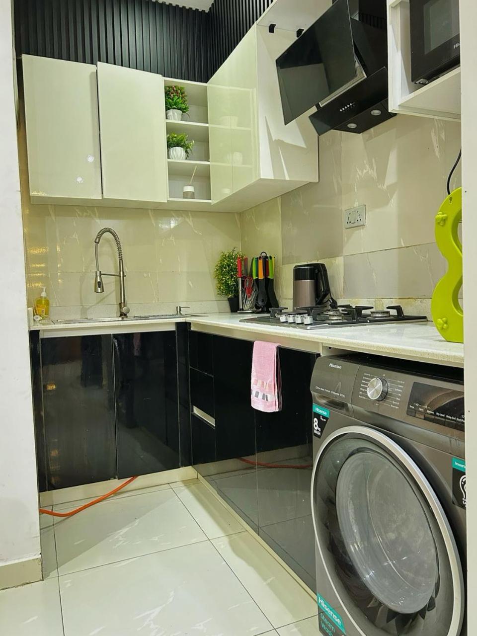 1 bedroom, 24hrs light, Netflix, Swimming pool in MIJL, Salem, Ikate view 4
