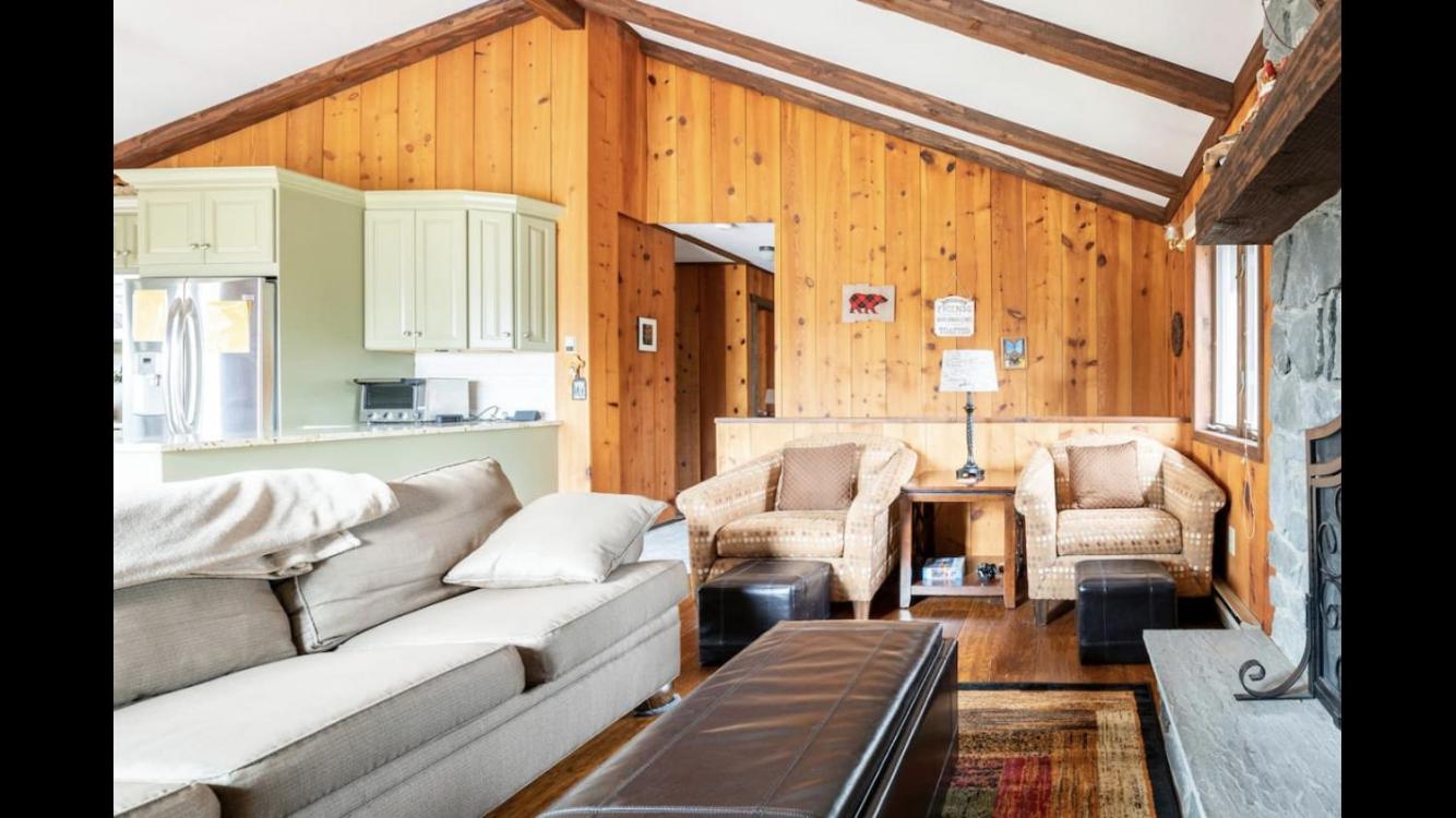 Beautiful Windham Chalet 2 minutes to the Mountain view 5