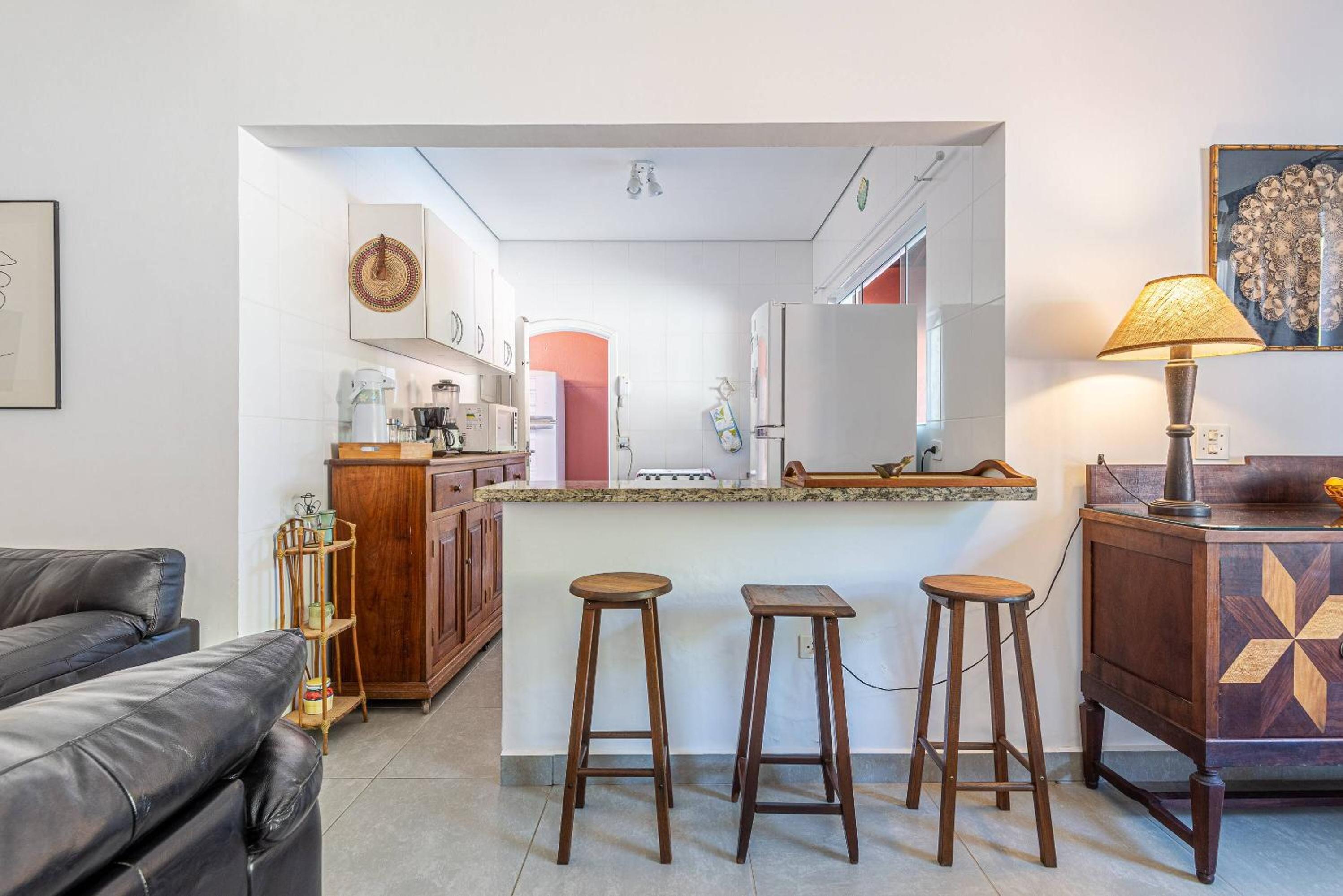 4 dorm com piscina a 350 m de Camburizinho