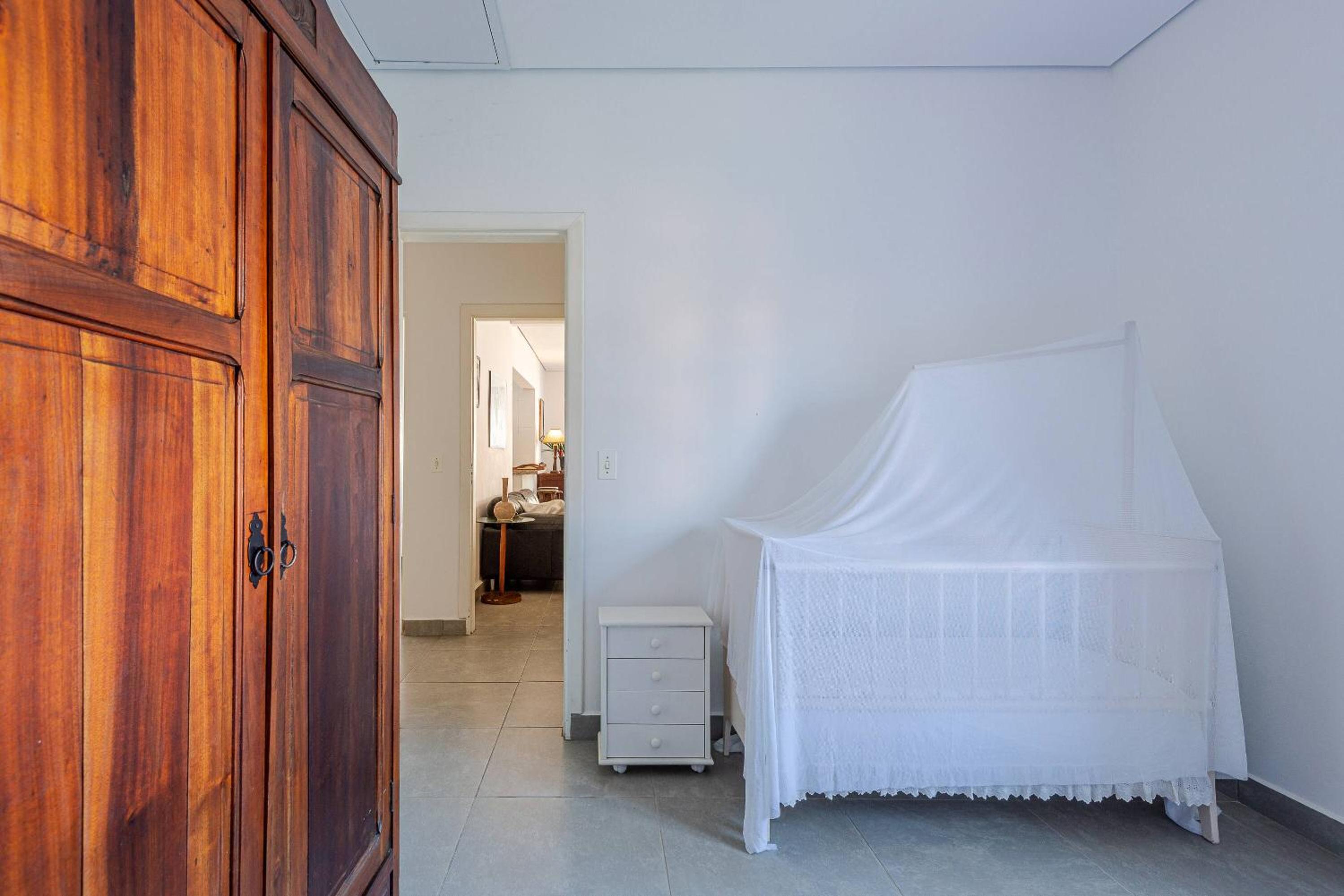 4 dorm com piscina a 350 m de Camburizinho