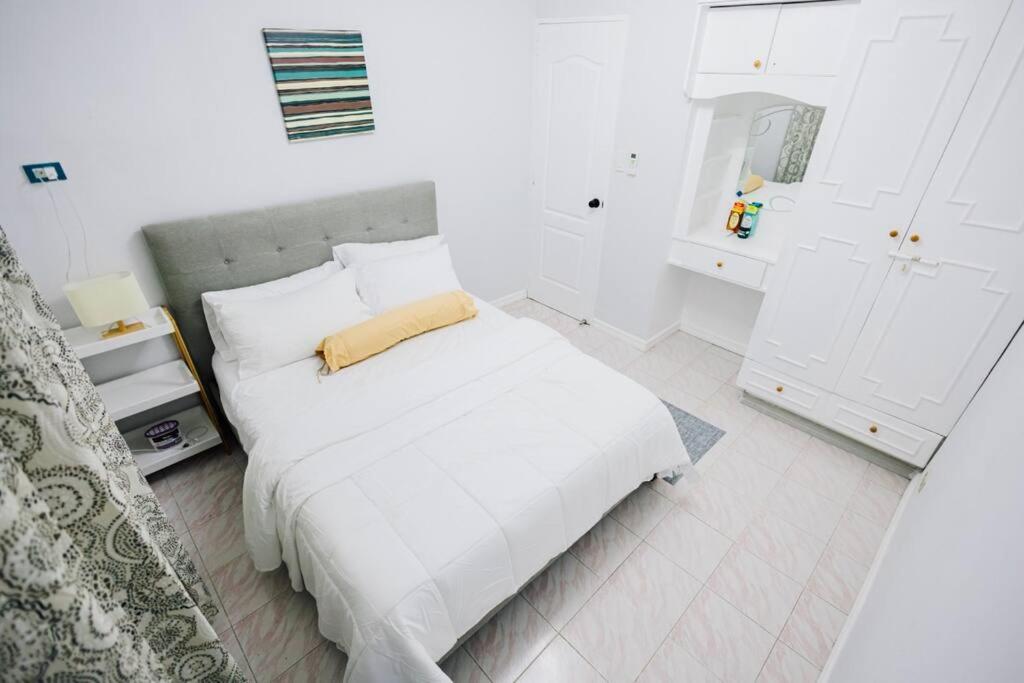 High Speed Internet, Convenient, Comfortable Stay- Bluebonnet view 2