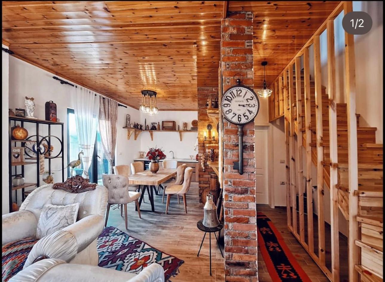 Bujtina Kael photo 2