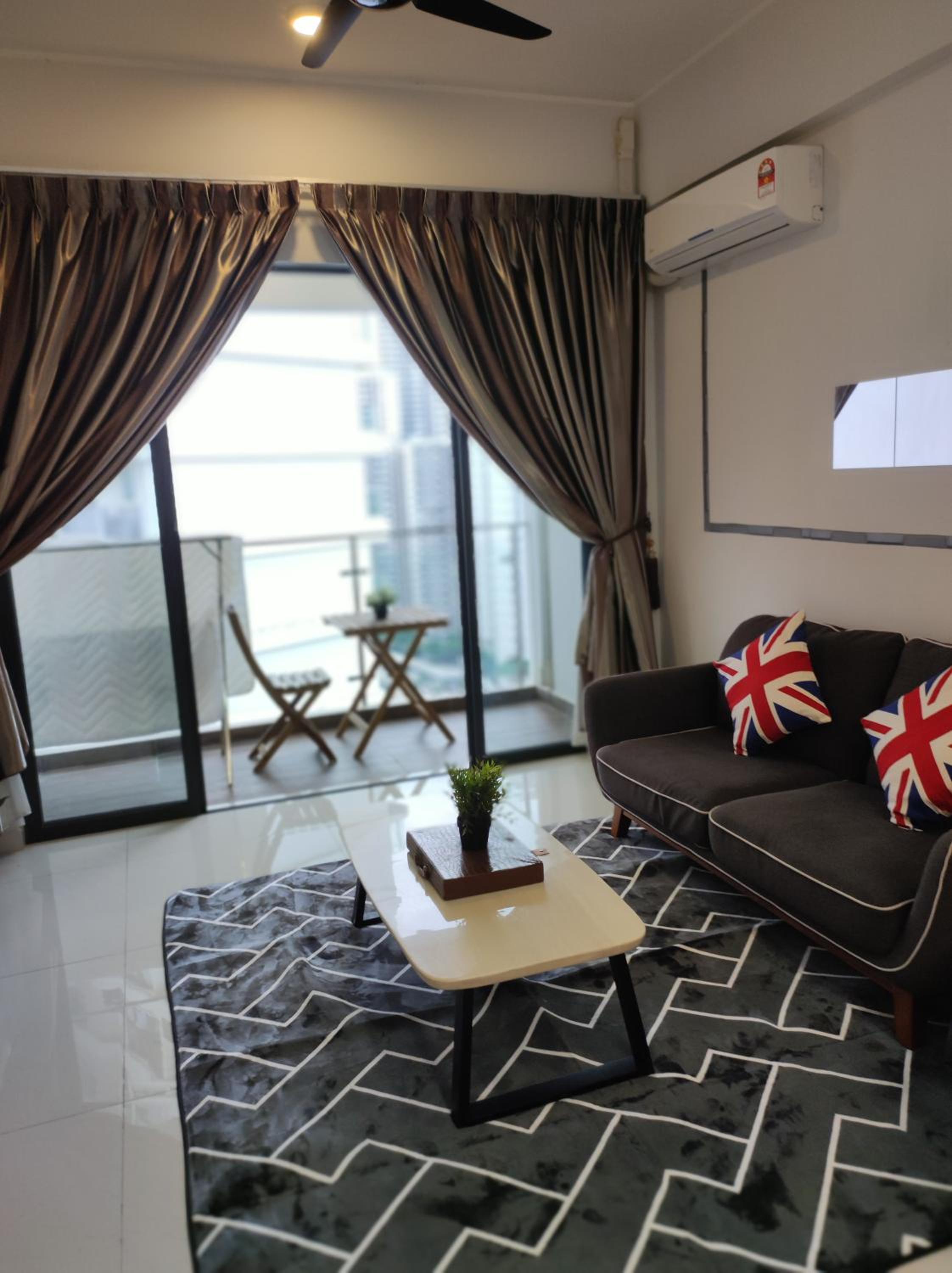Happy Home Stay Amberside - Room title
