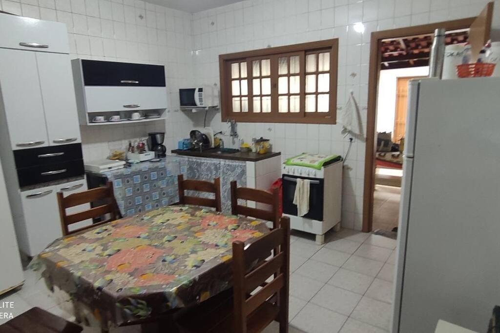 Casa pé na areia - Perequê Açu
