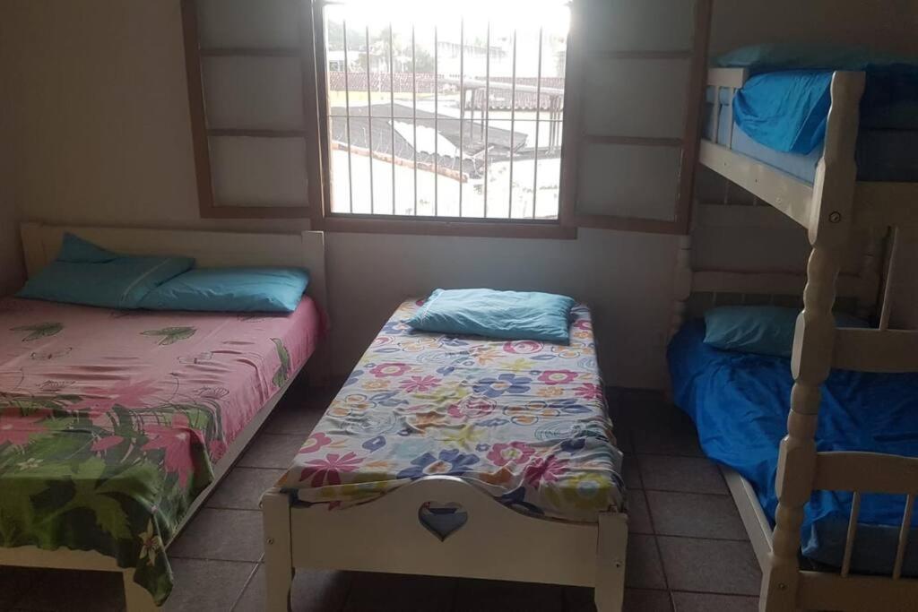 Casa pé na areia - Perequê Açu