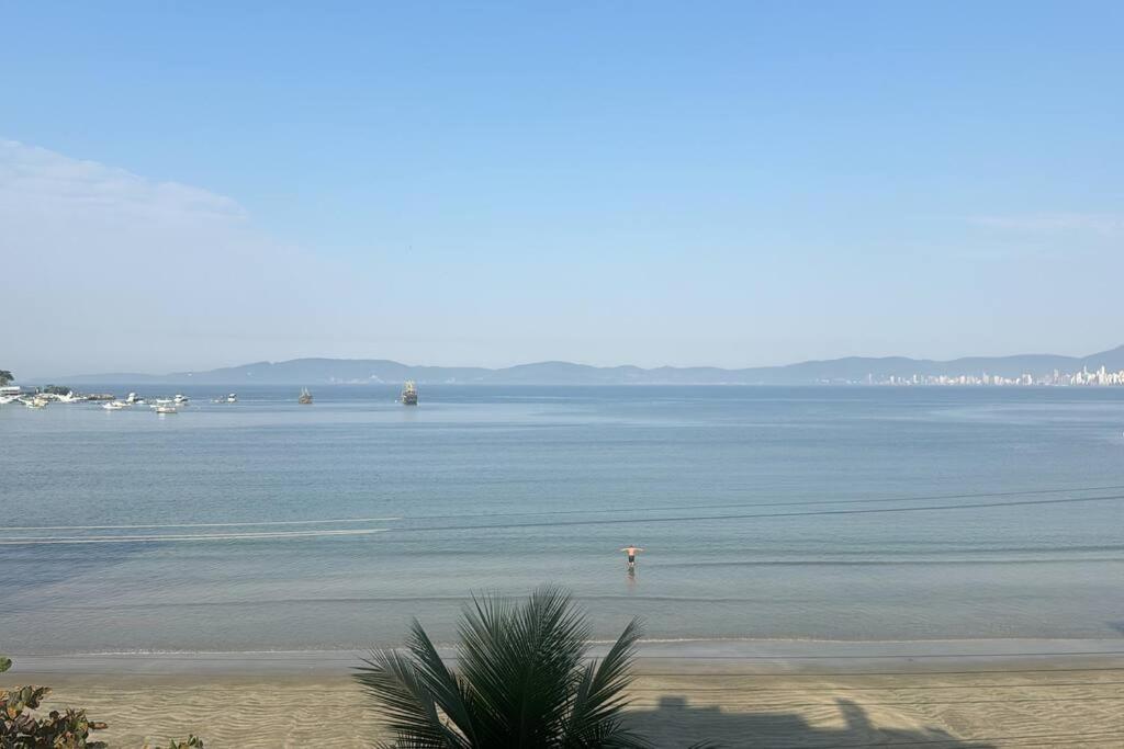 Ap pé na areia itapema frente mar