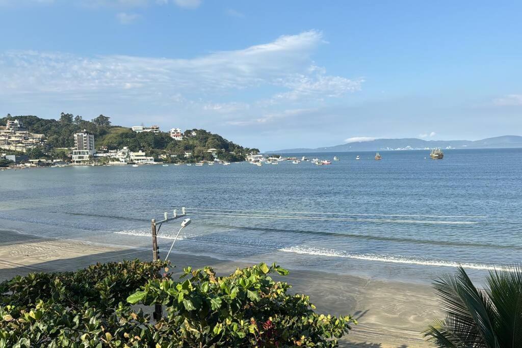 Ap pé na areia itapema frente mar