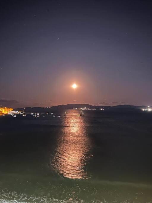 Ap pé na areia itapema frente mar