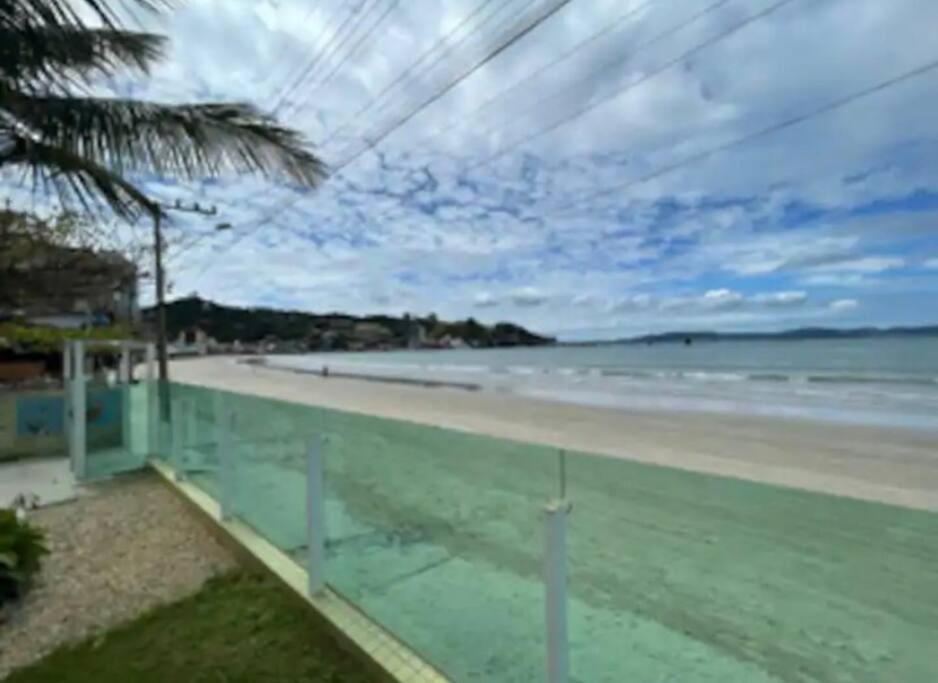 Ap pé na areia itapema frente mar