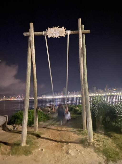 Ap pé na areia itapema frente mar