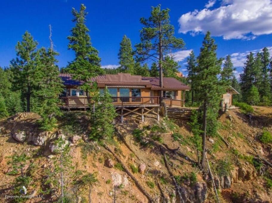 Torrey's Getaway Cabin view 3