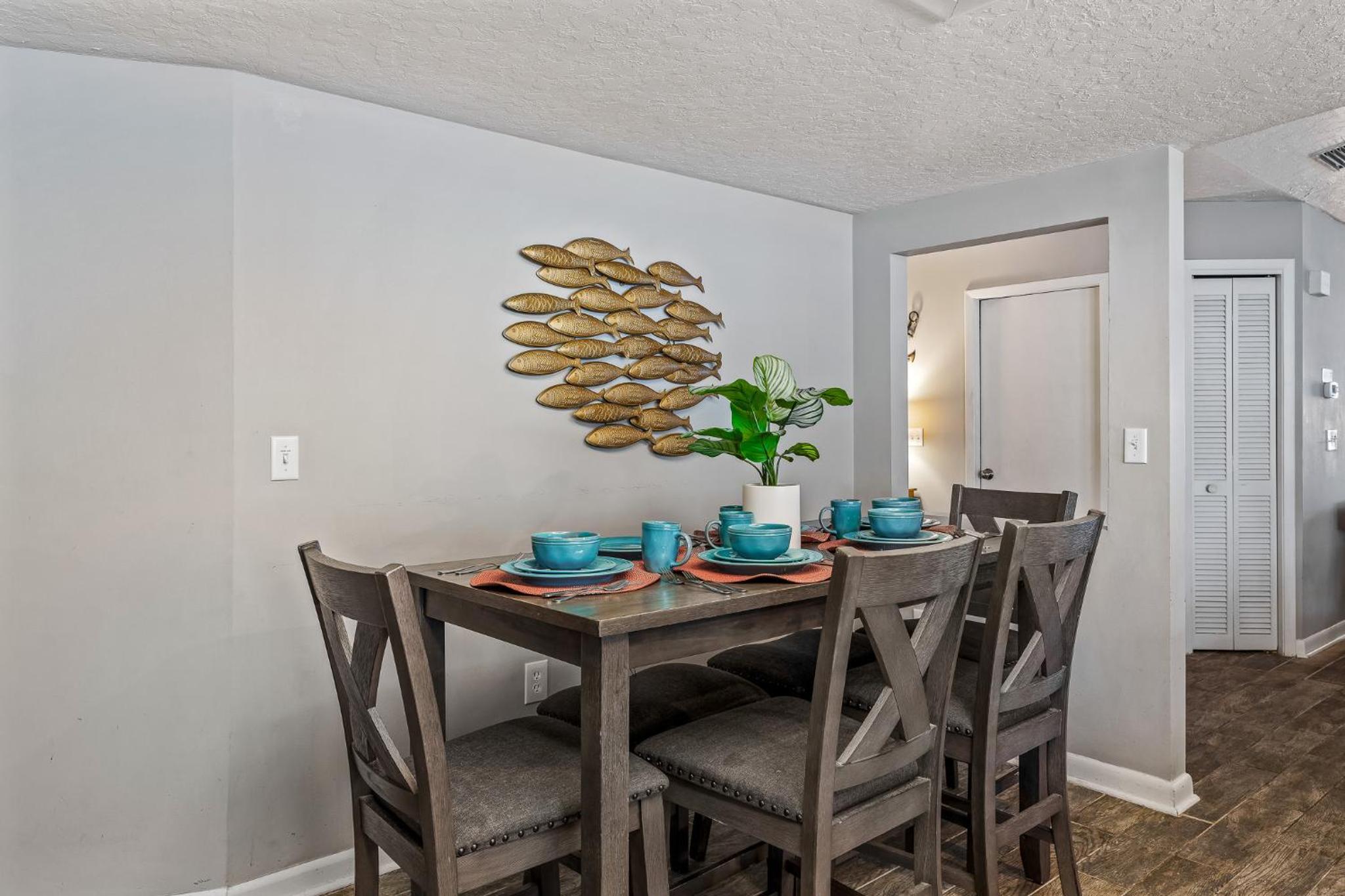 Family & Pet Friendly Bradenton House - Heated Pool -Hot Tub -EV Chrger-Near Beaches