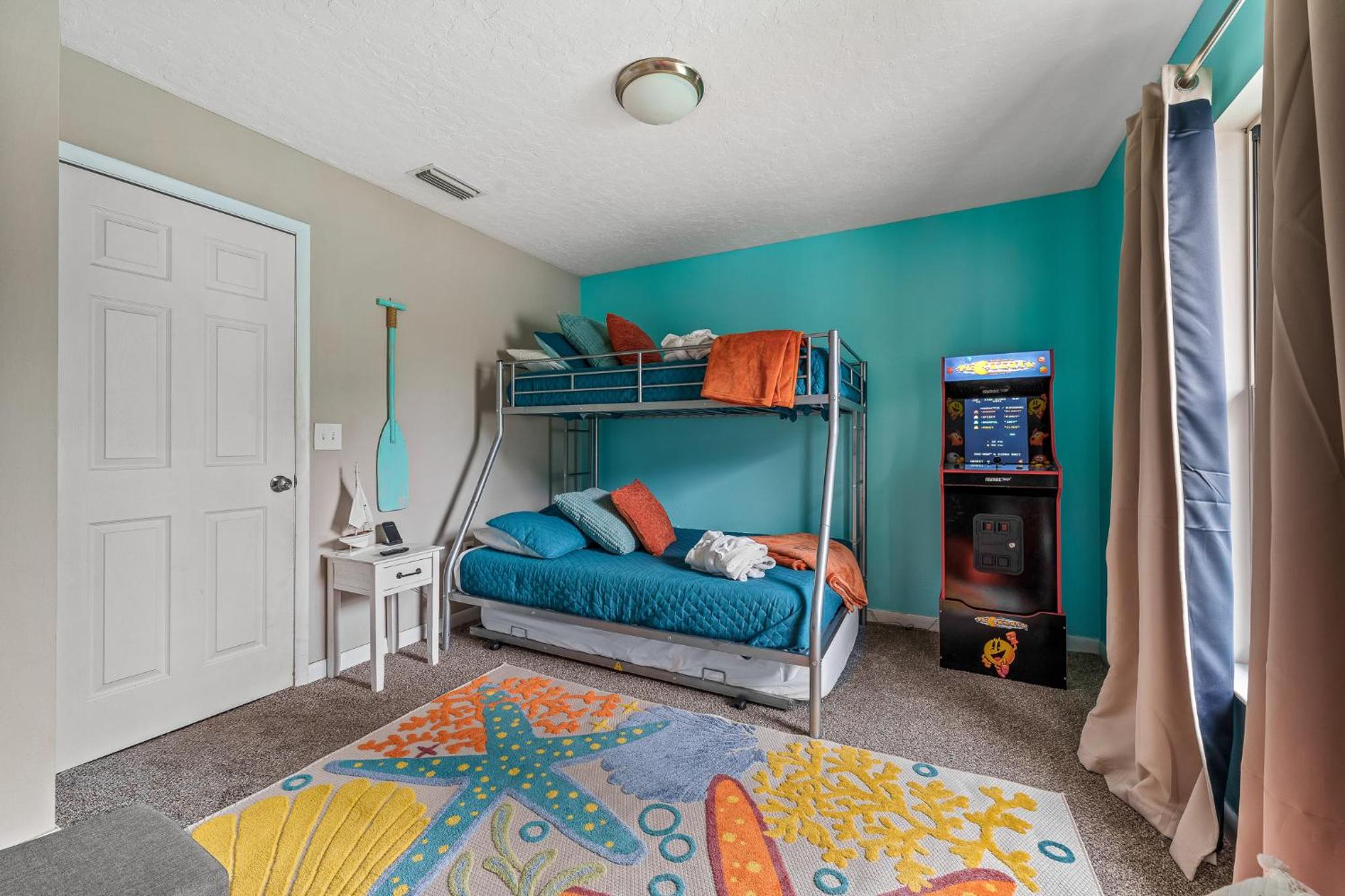 Family & Pet Friendly Bradenton House - Heated Pool -Hot Tub -EV Chrger-Near Beaches