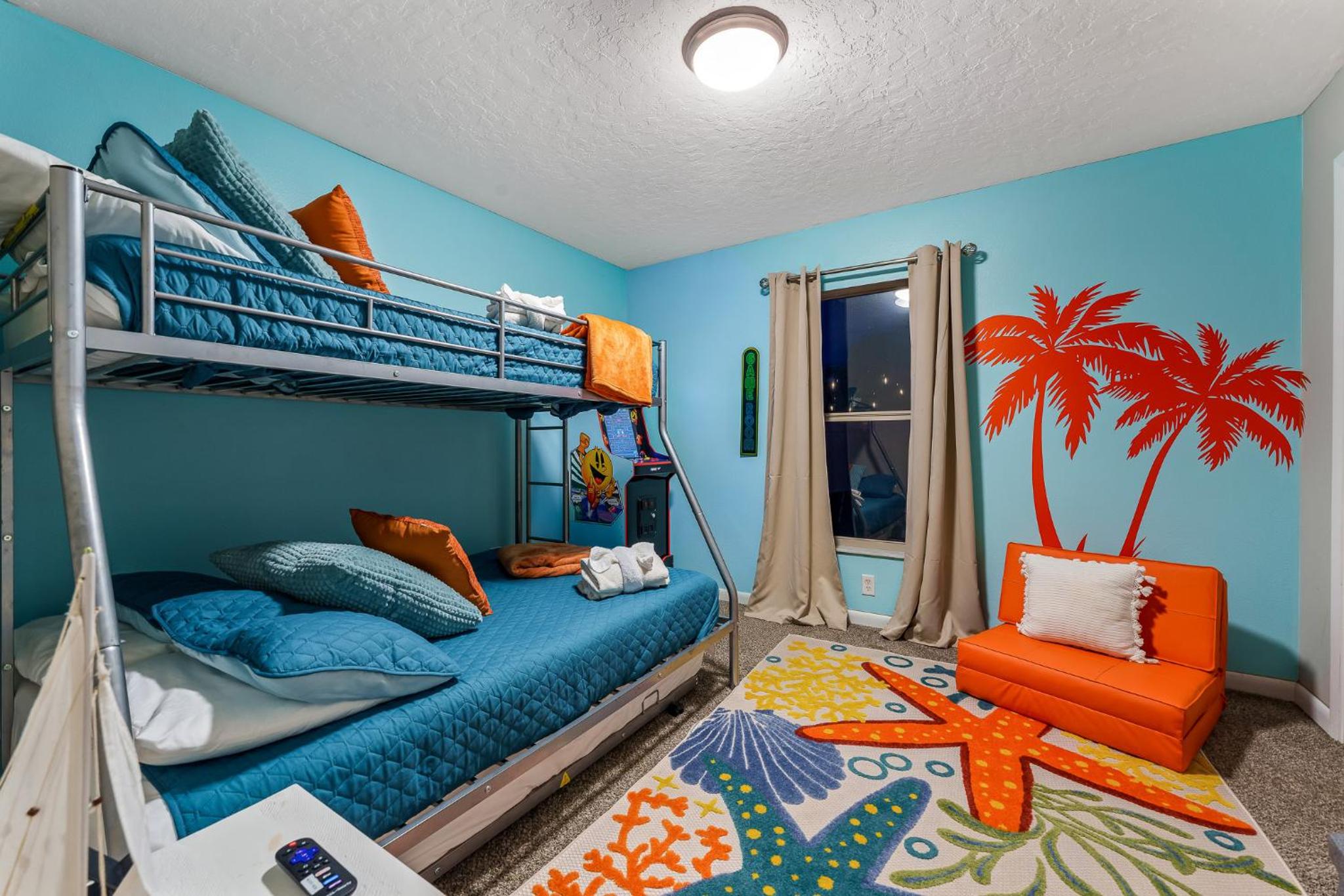 Family & Pet Friendly Bradenton House - Heated Pool -Hot Tub -EV Chrger-Near Beaches