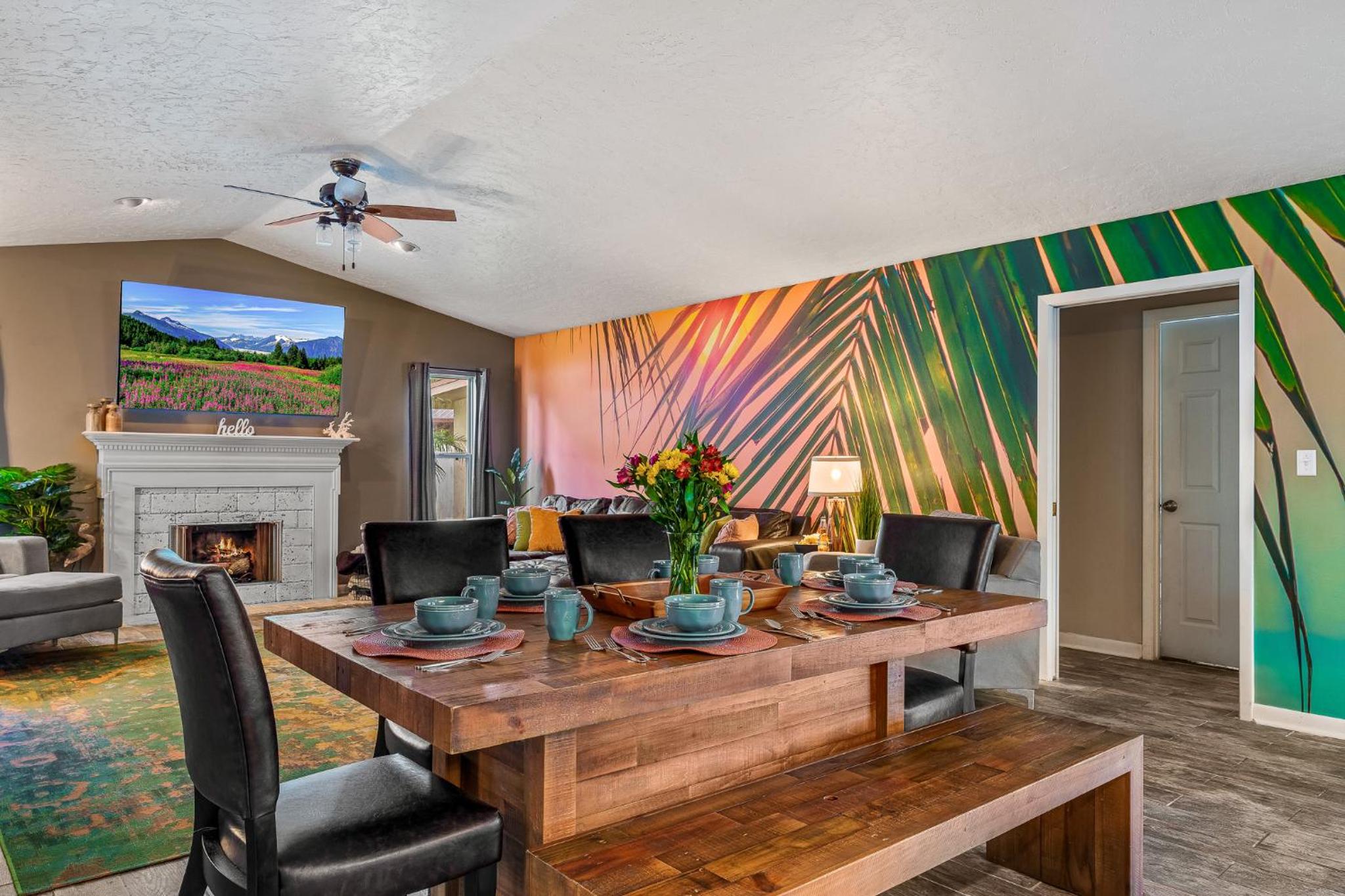 Family & Pet Friendly Bradenton House - Heated Pool -Hot Tub -EV Chrger-Near Beaches