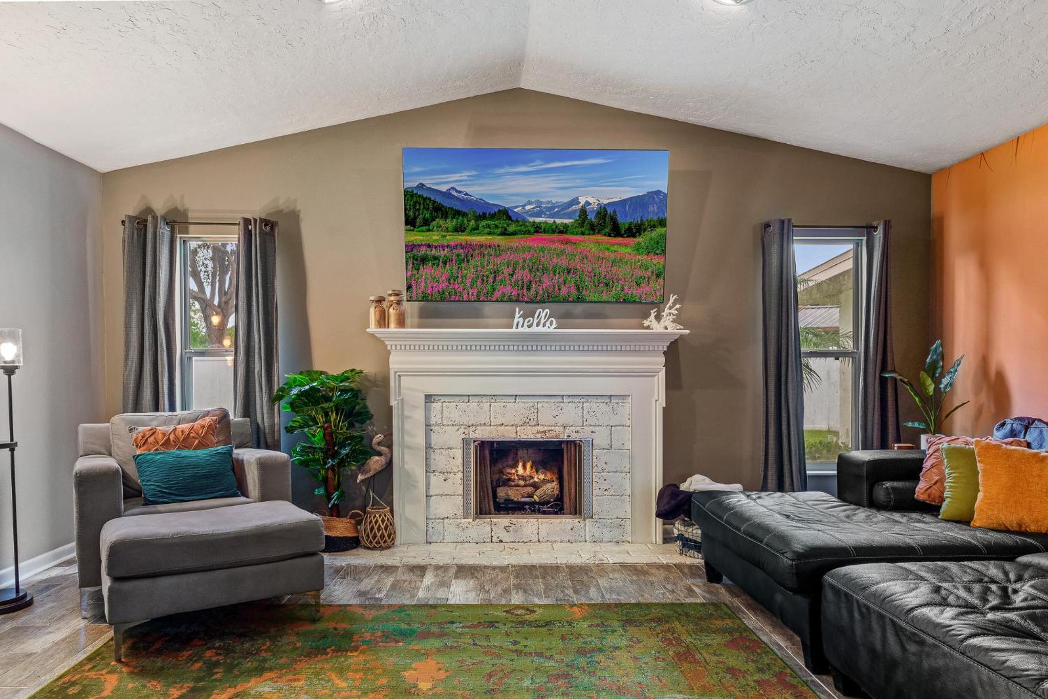 Family & Pet Friendly Bradenton House - Heated Pool -Hot Tub -EV Chrger-Near Beaches