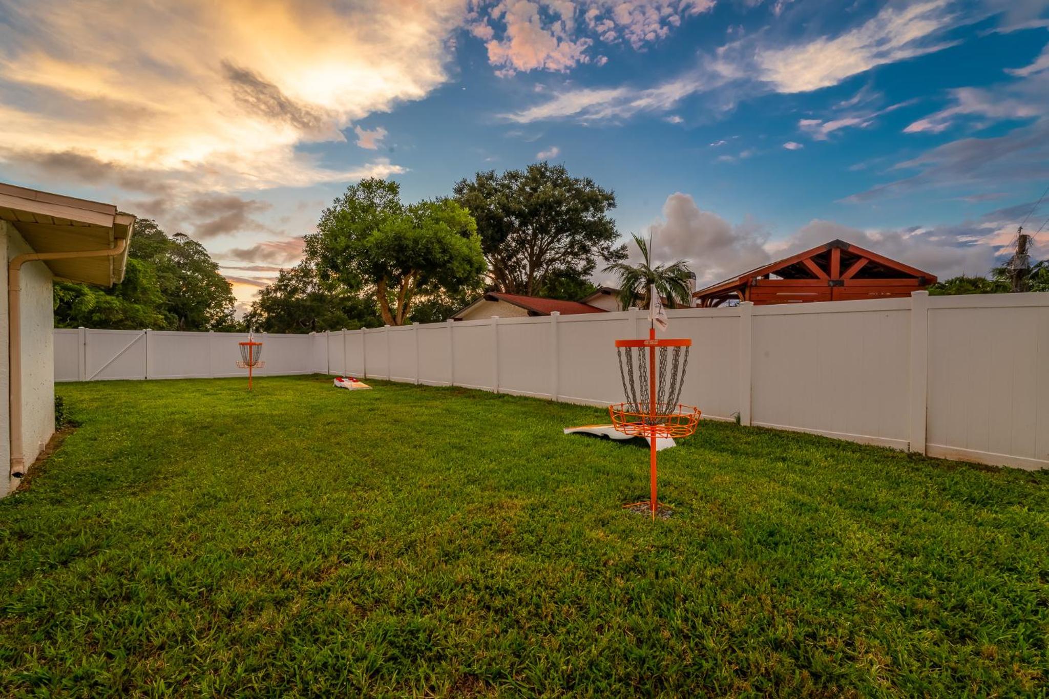 Family & Pet Friendly Bradenton House - Heated Pool -Hot Tub -EV Chrger-Near Beaches