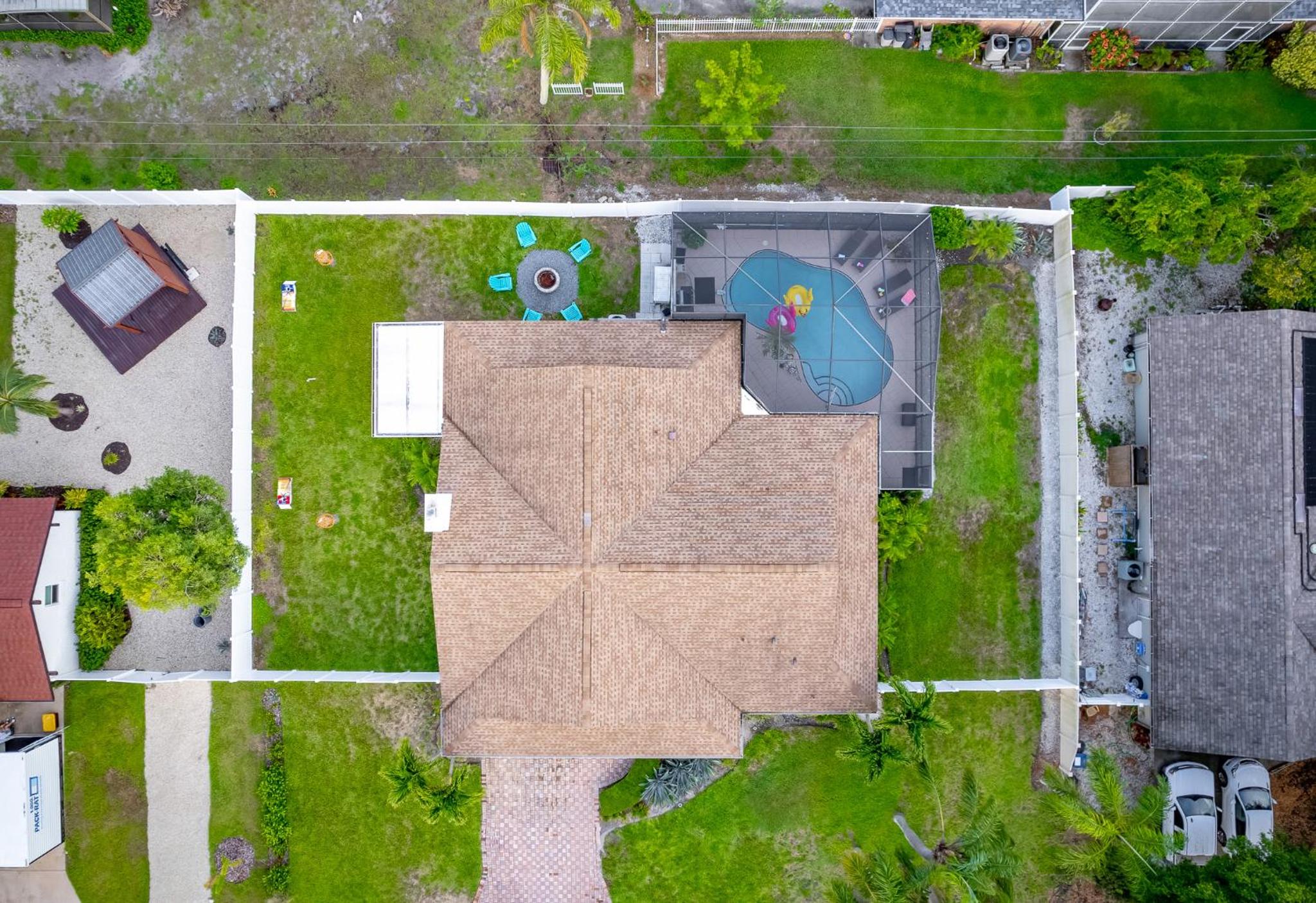 Family & Pet Friendly Bradenton House - Heated Pool -Hot Tub -EV Chrger-Near Beaches