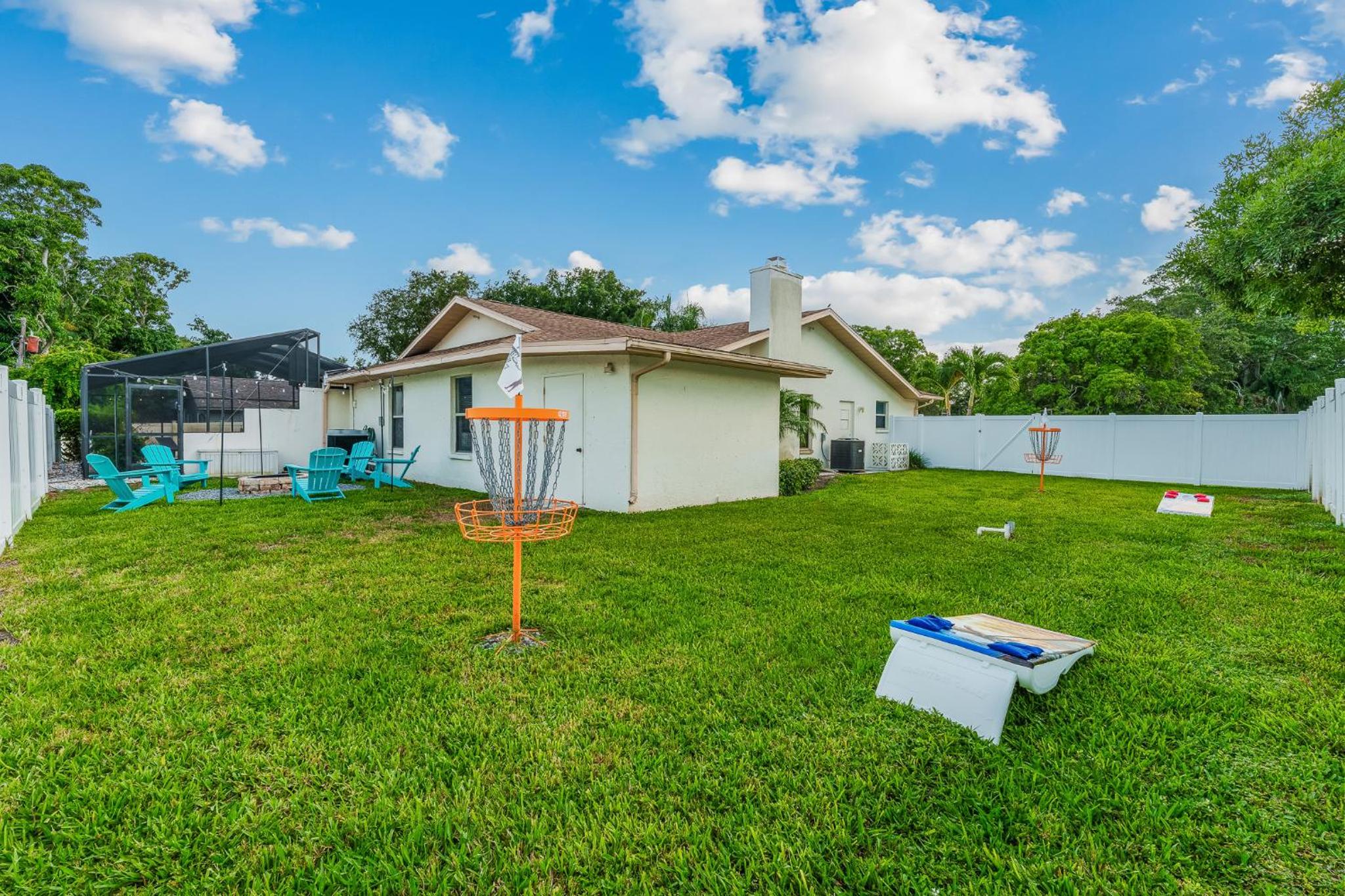 Family & Pet Friendly Bradenton House - Heated Pool -Hot Tub -EV Chrger-Near Beaches