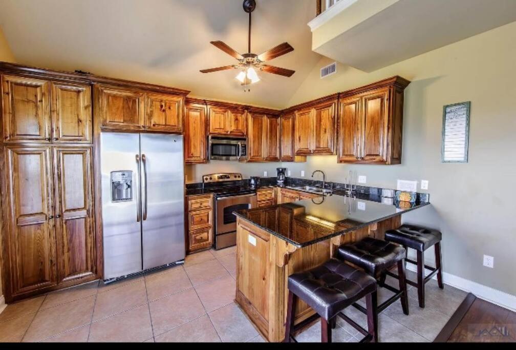 Grand isle Detached Condo Unit F 3 bedrooms 1 bath Easy beach access pet ok view 3