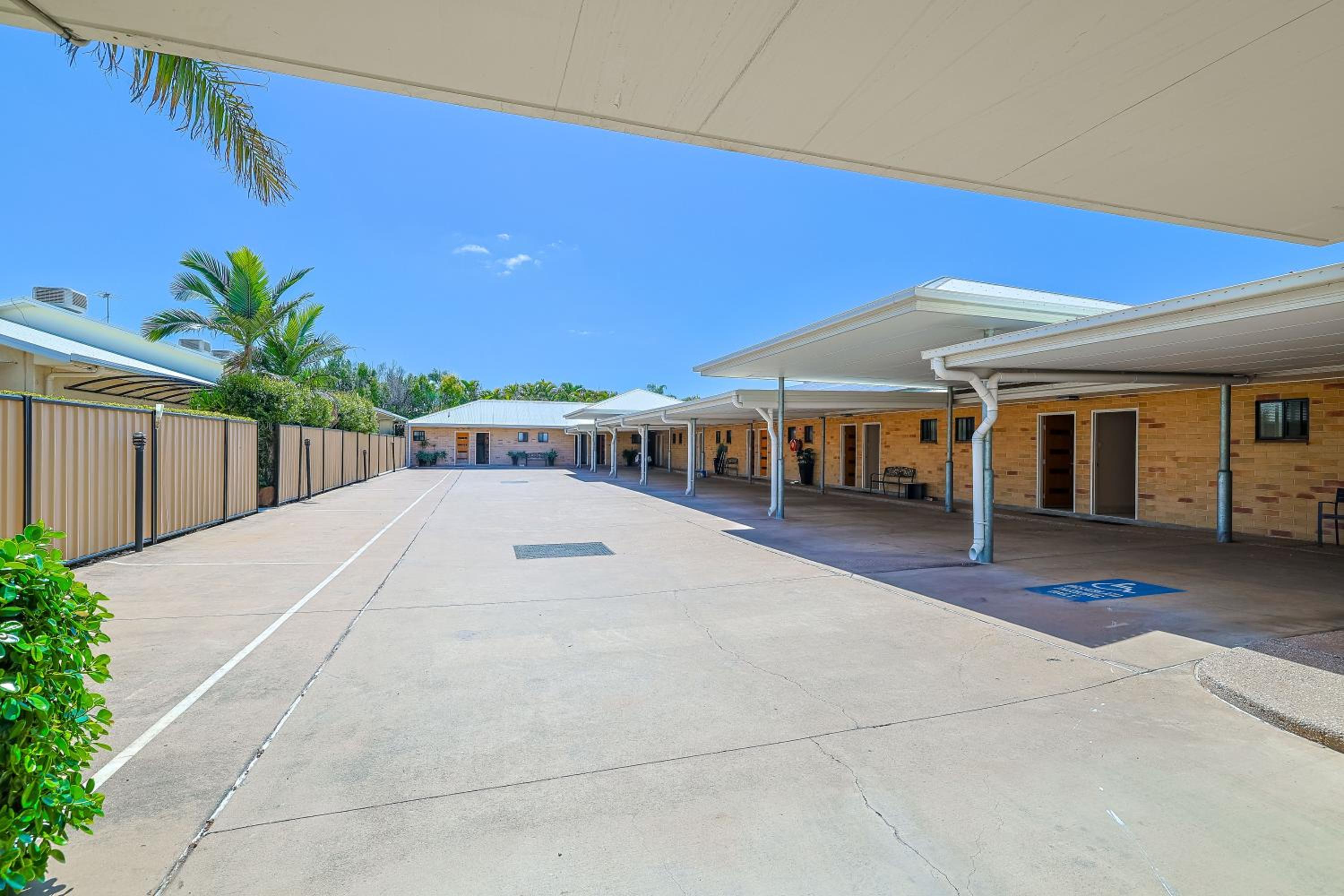 Emerald Central Palms Motel