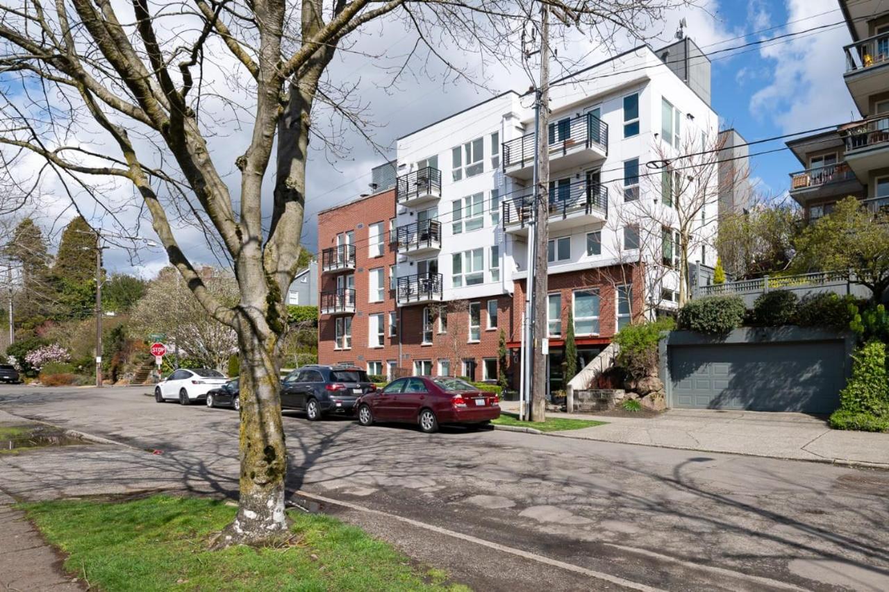 Stunning Capitol Hill 1BD Condo view 3