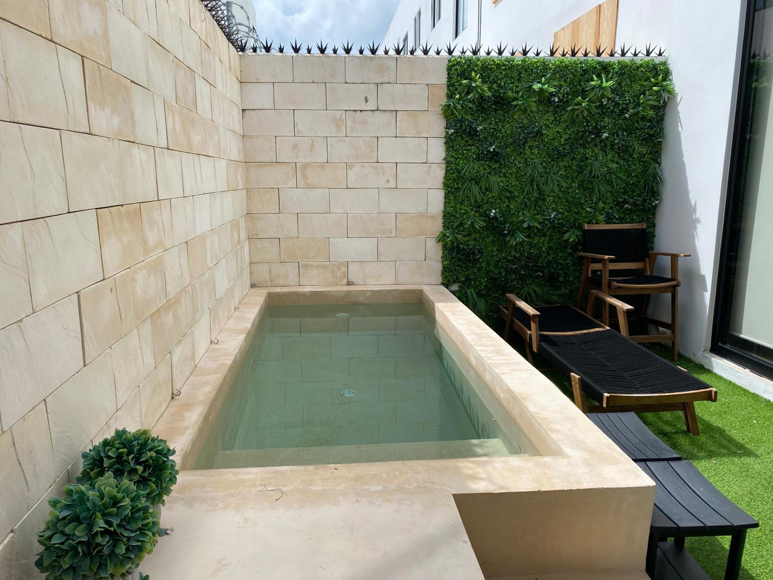 Casa familiar nueva con jacuzzi privado y alberca view 5
