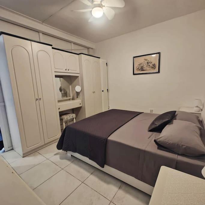 Charming Apartment Steps From the Sea photo 4