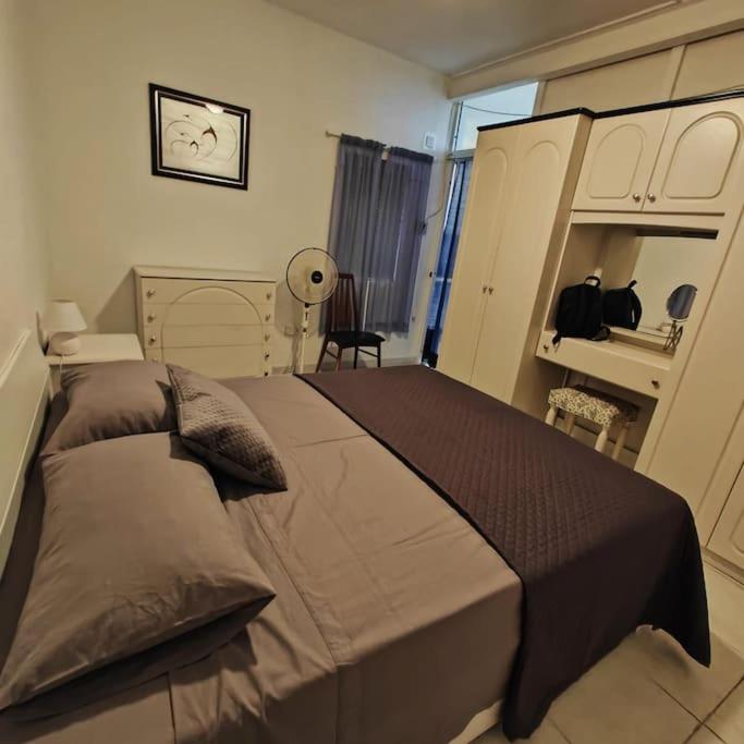 Charming Apartment Steps From the Sea photo 5