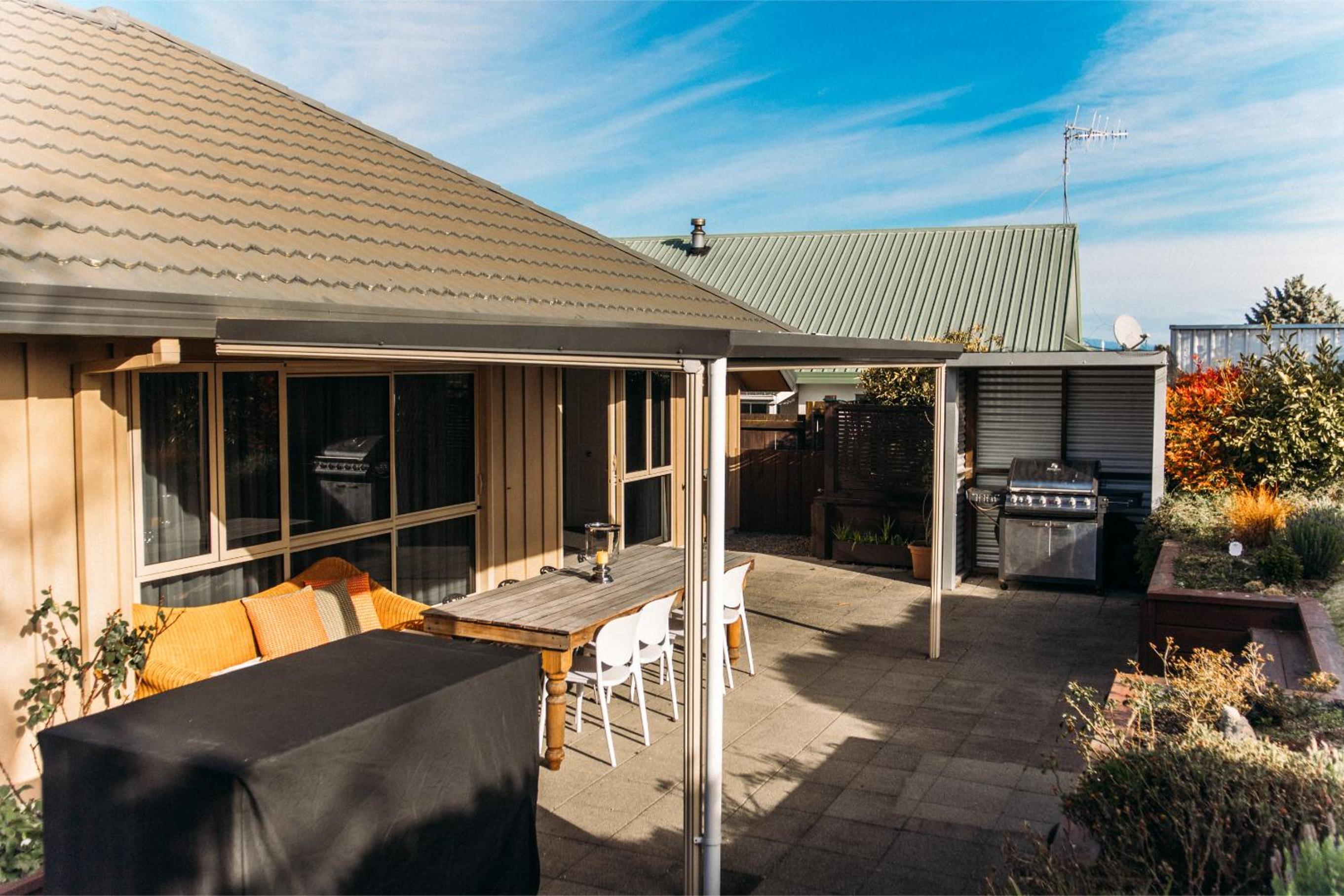 The Grove - Lake Taupo Holiday Home