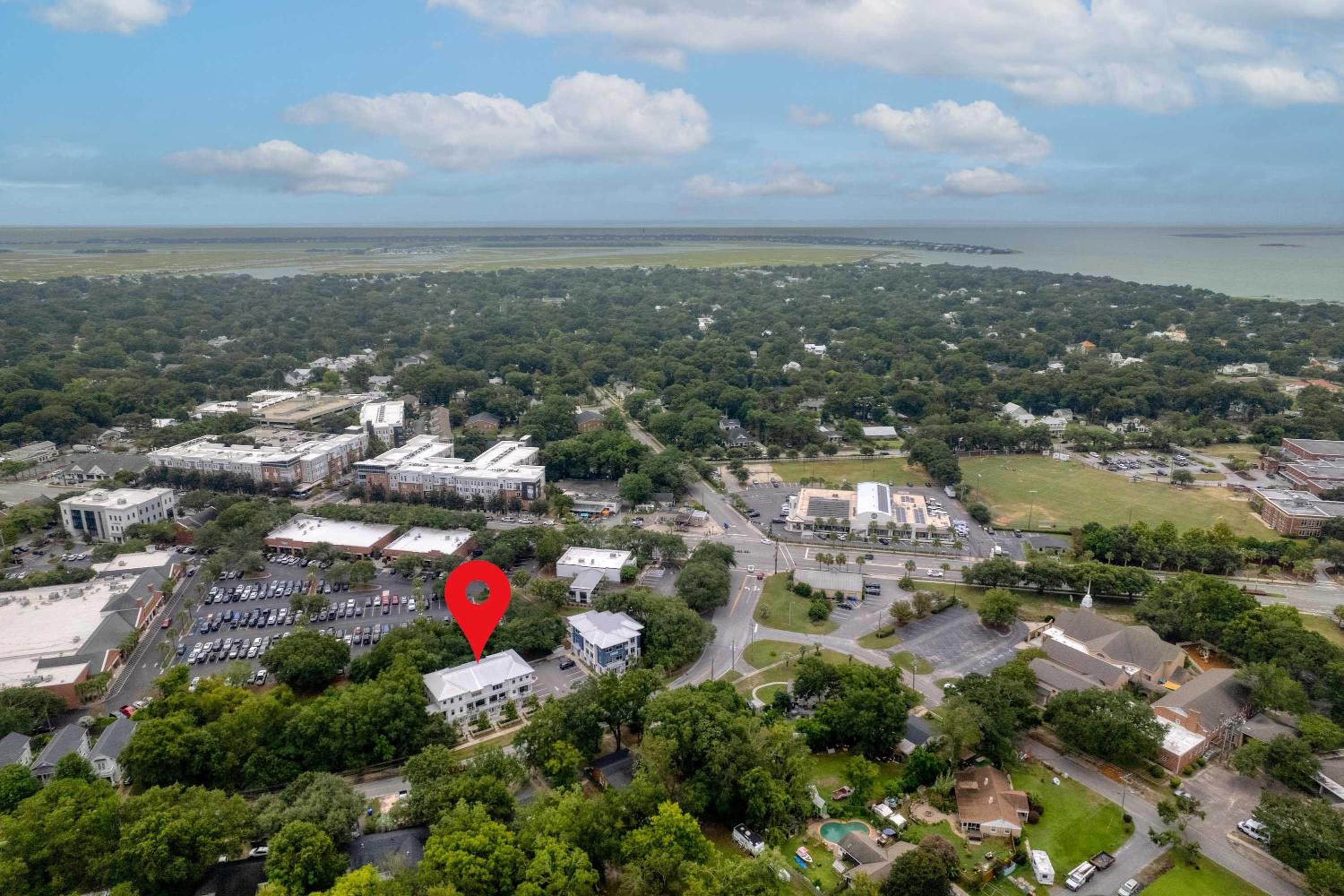 Sincerely Shem- 7 min to Beach and Downtown CHS, photo 50