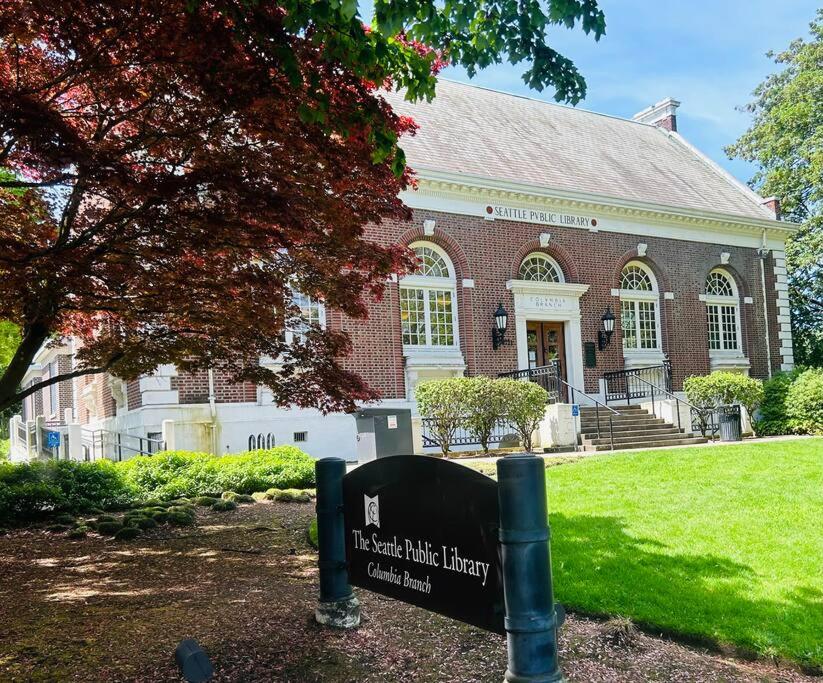 Blue Heron Manor - Historic charm centrally located