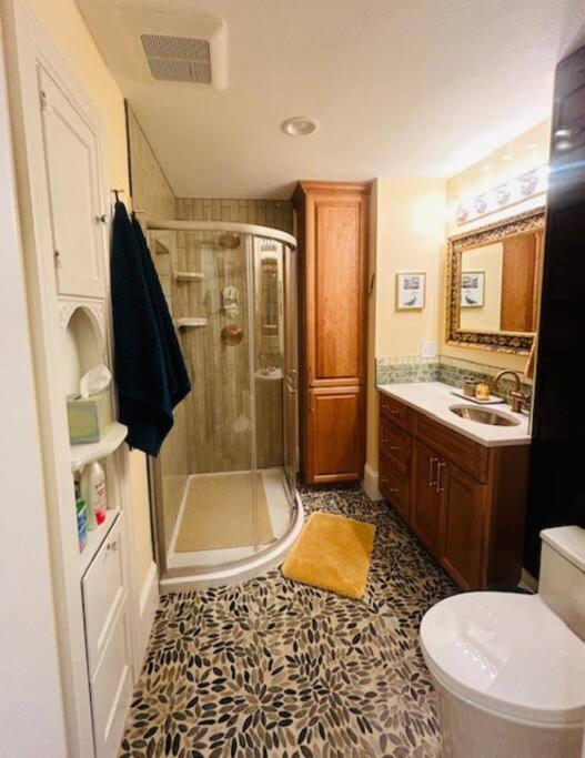 Blue Heron Manor - Historic charm centrally located