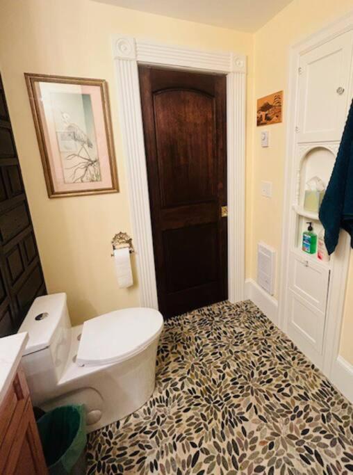 Blue Heron Manor - Historic charm centrally located