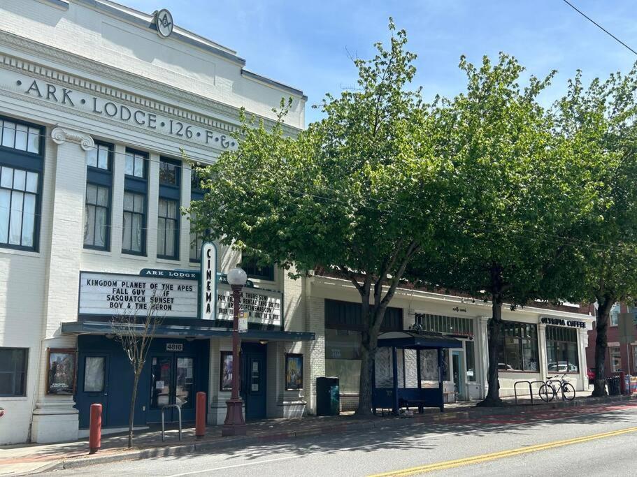 Blue Heron Manor - Historic charm centrally located