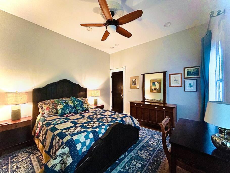 Blue Heron Manor - Historic charm centrally located