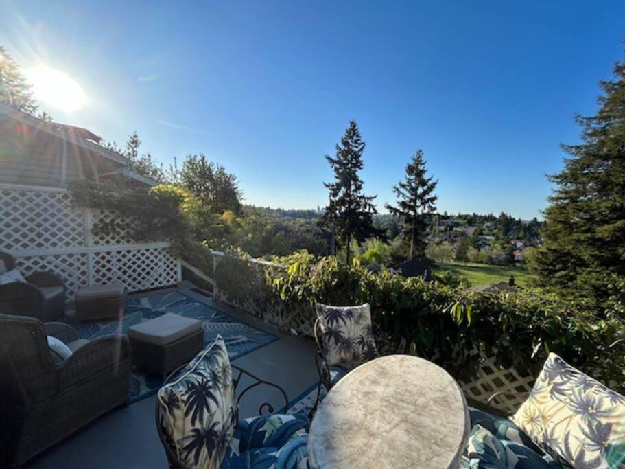 Blue Heron Manor - Historic charm centrally located