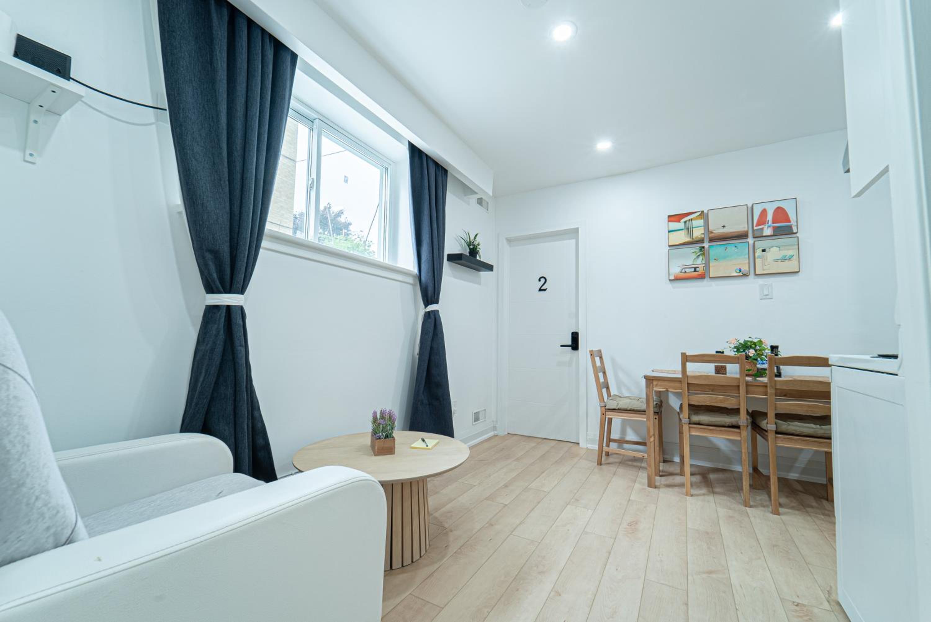 Room with Working space, equipped kitchen, Comfortable bed