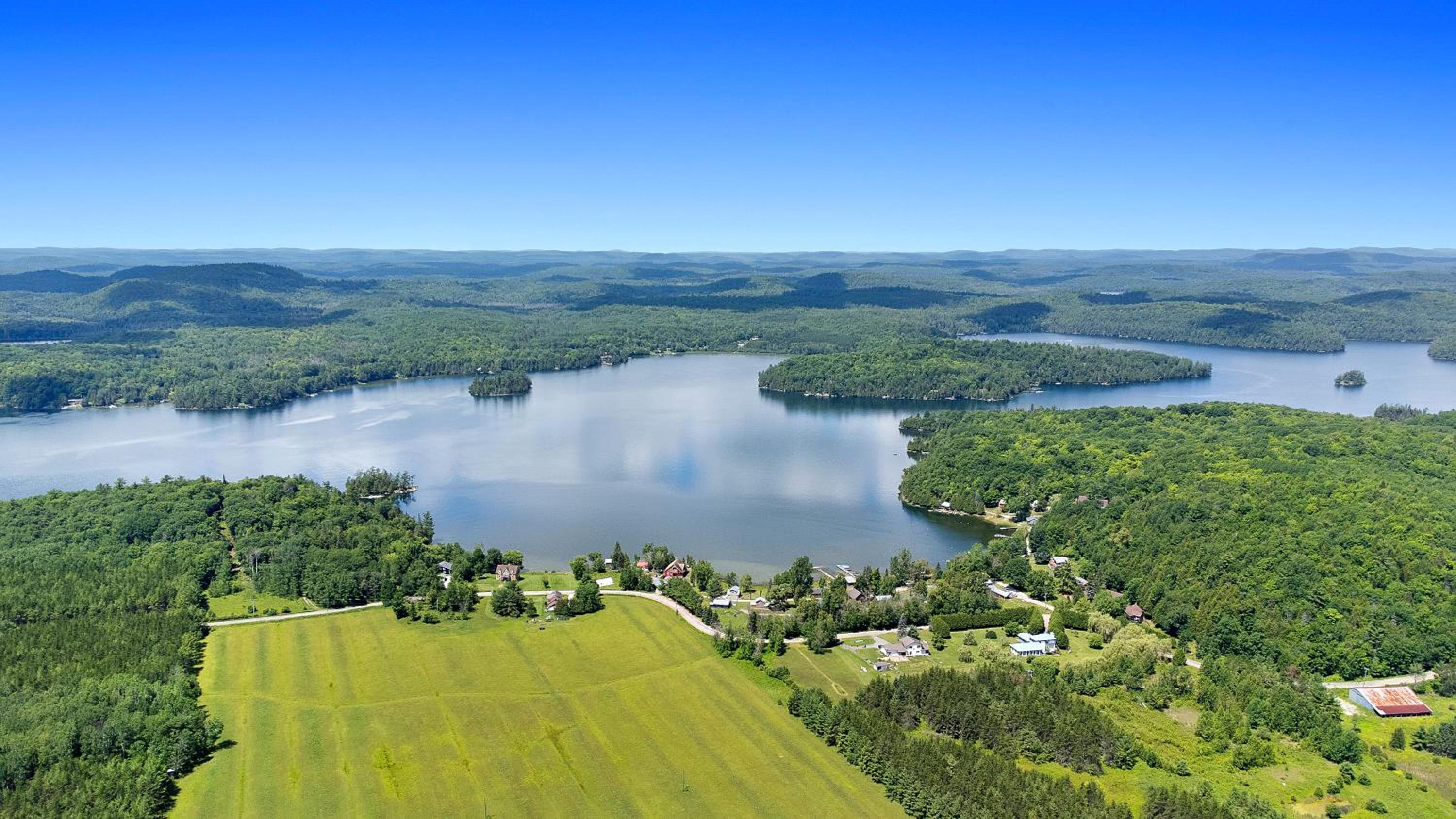 Navy Cottage on Lac Heney