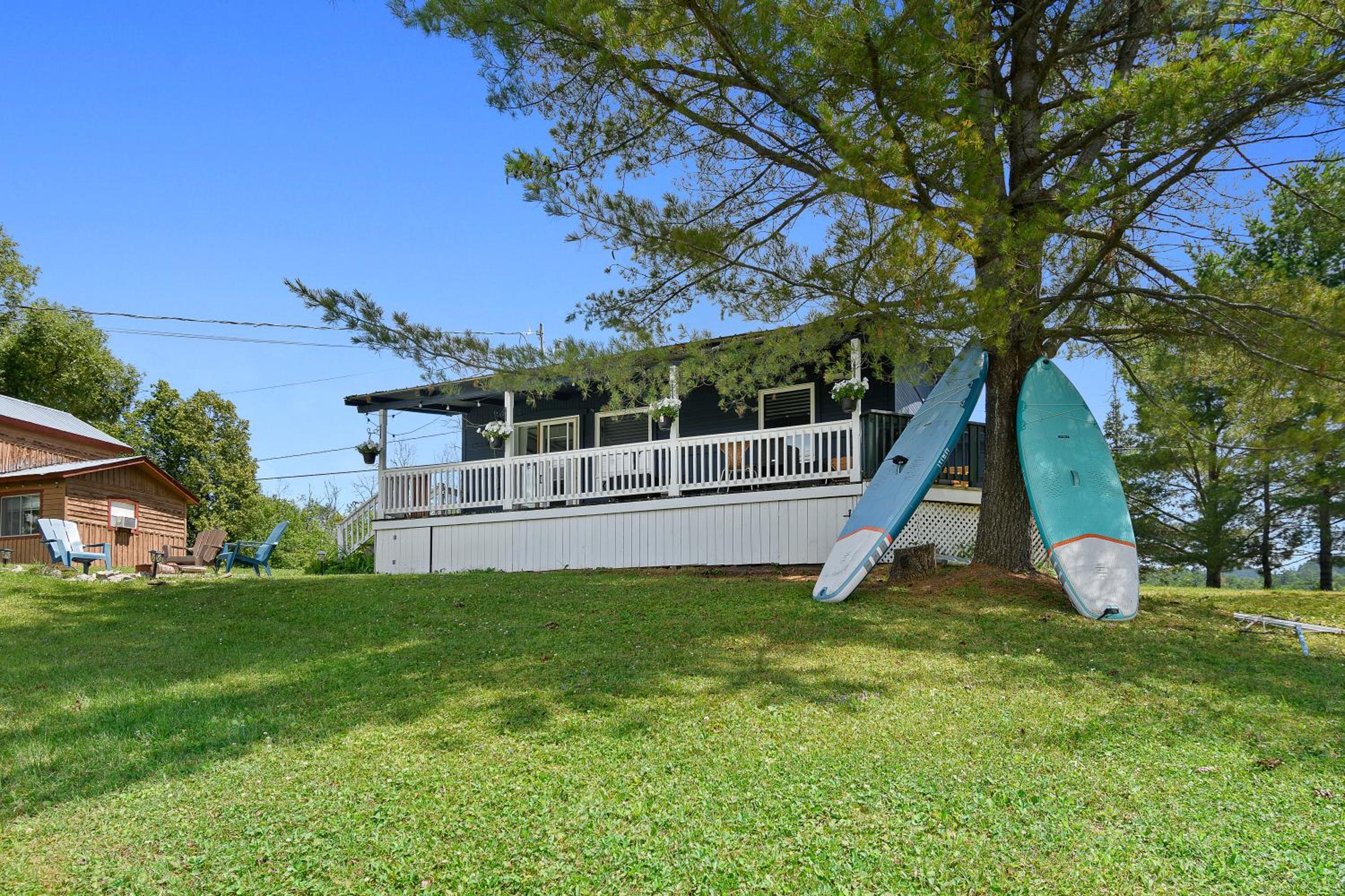 Navy Cottage on Lac Heney