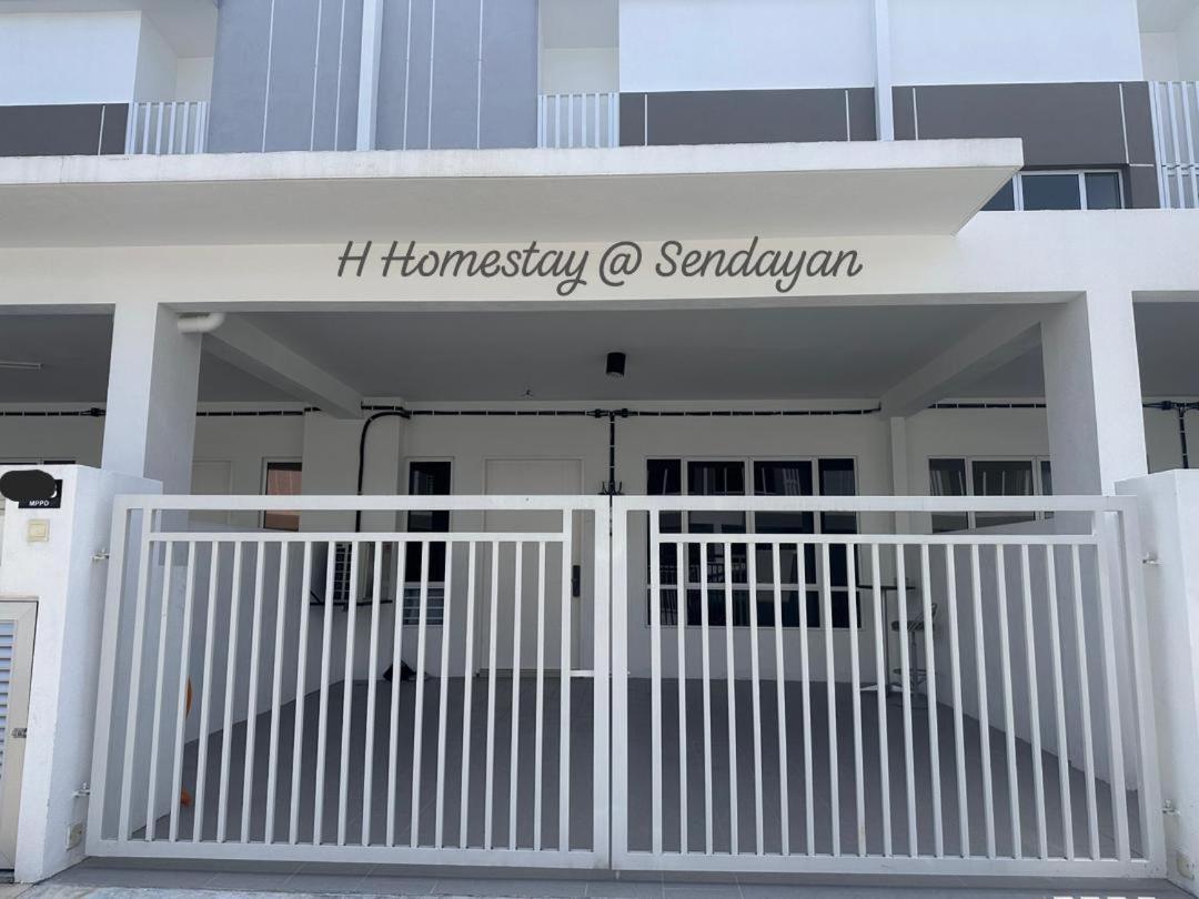 SENDAYAN H HomestayMuslimsahaja
