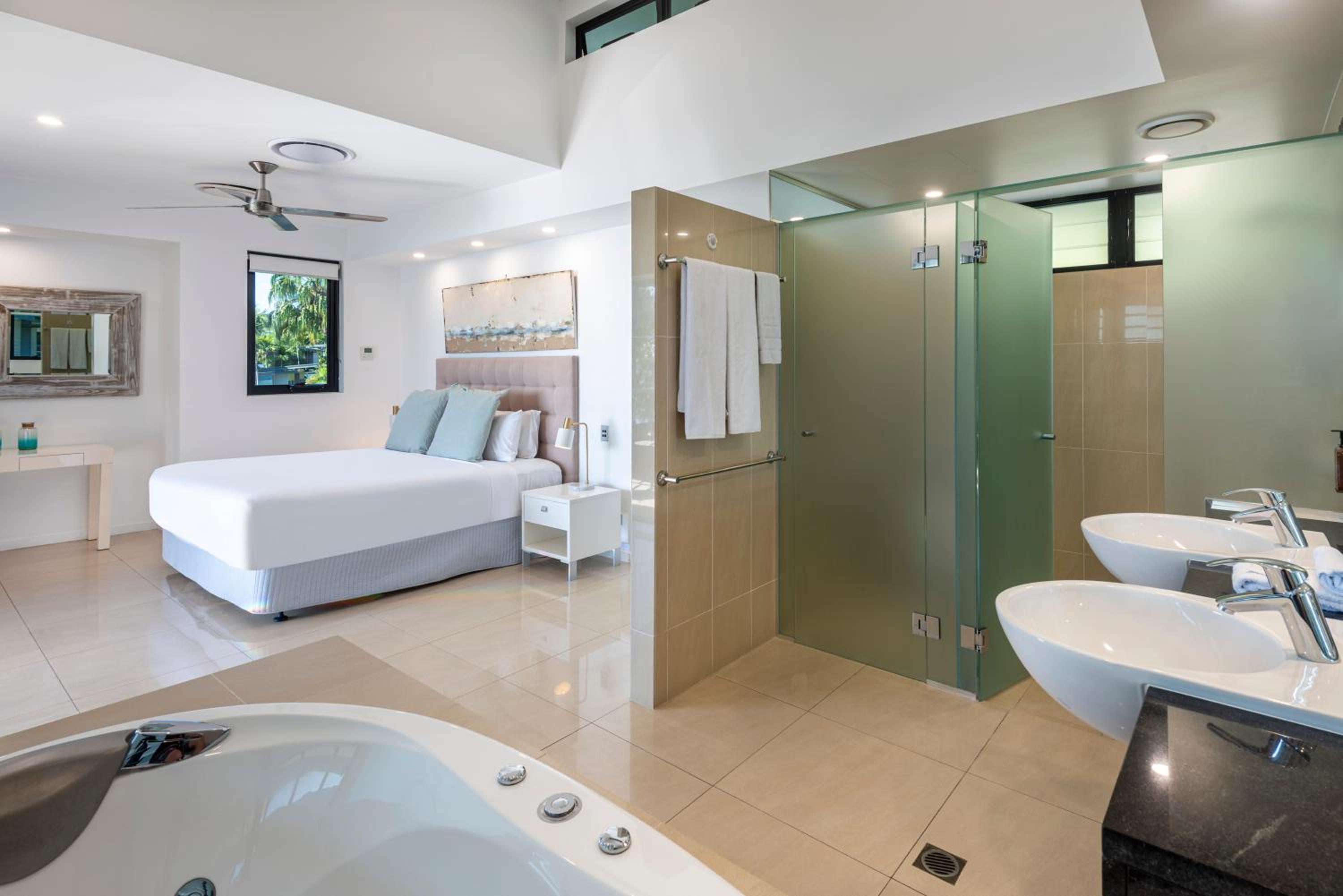 Edge Apartments on Hamilton Island by HIHA