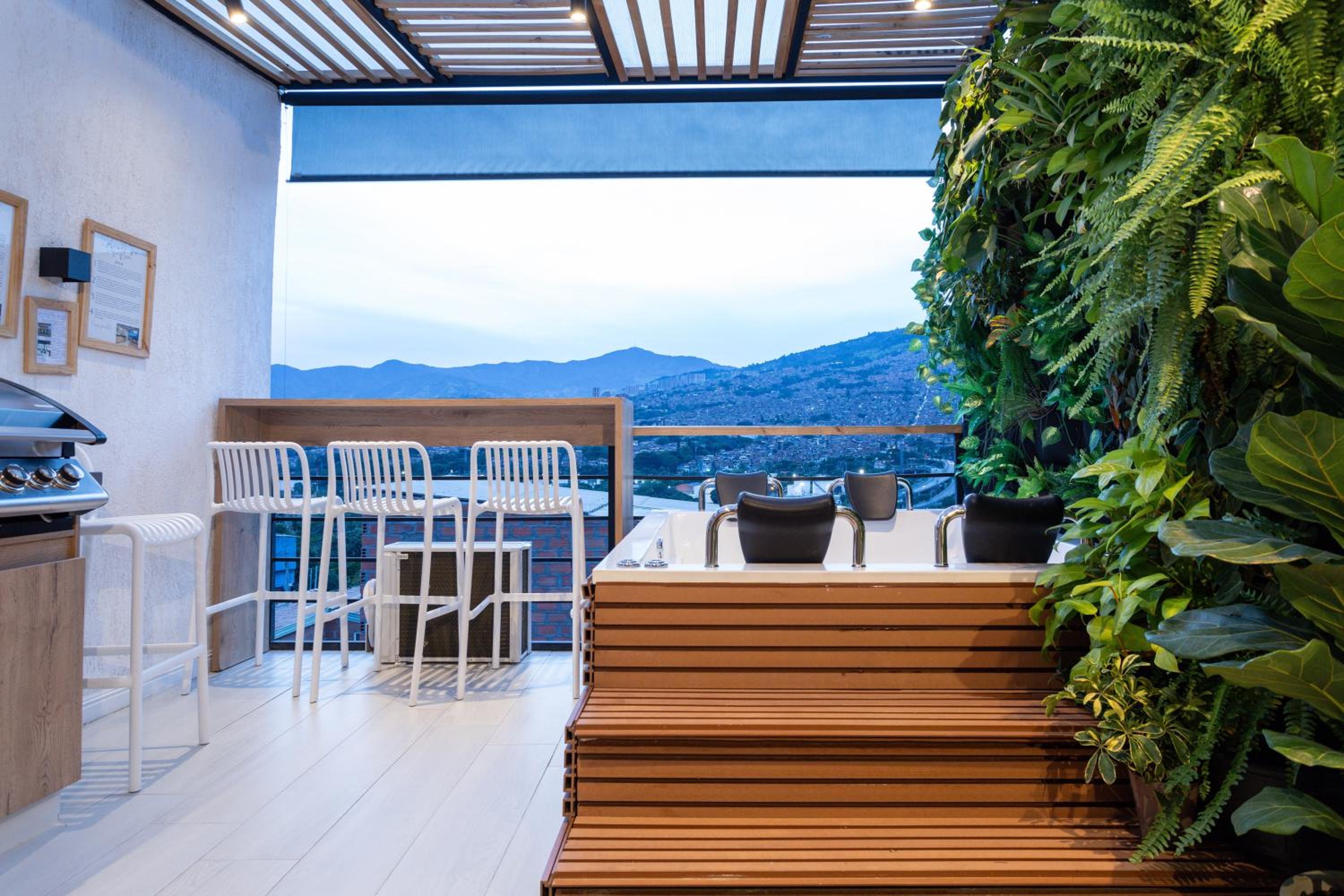 Jacuzzi Privado, Casa de Lujo Norte Medellin
